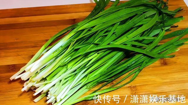 根部|买韭菜不是越粗越好,牢记“3买3不买”,过年包饺子别再买错了