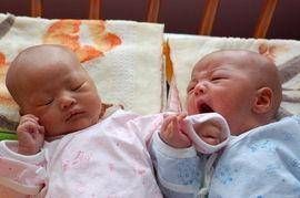 新生儿月子里有这几个表现,说明宝宝很聪明,而且是天生底子就好