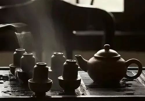 定制|多年转化后，为什么枣香成了寿眉饼茶的专属定制？