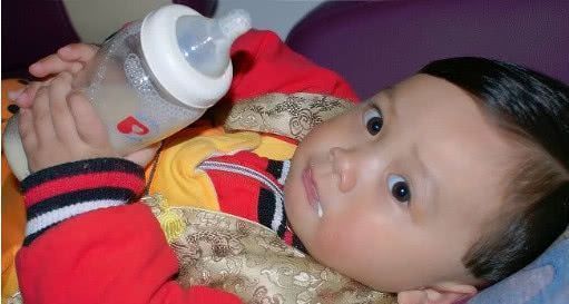 儿科医生呼吁常见的3种早餐,脾虚又积食,尤其第一种,别坑娃