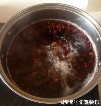 红豆|30年糕点师:煮红豆时,放点这“东西”,煮出又香又浓“红豆沙”