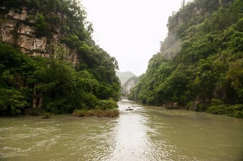 中国超美瀑布就在贵州，每秒有395吨水飞泻而下，实属是天地杰作