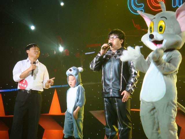 还记得《星光大道》盲人歌手杨光吗?耍大牌,怼朱之文今怎样了?