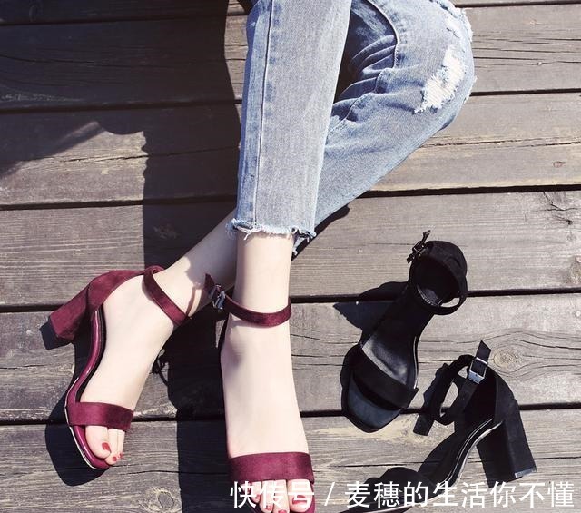 凉鞋女 凉鞋女,穿上它舒适又显高雅,让行动更加的舒适!