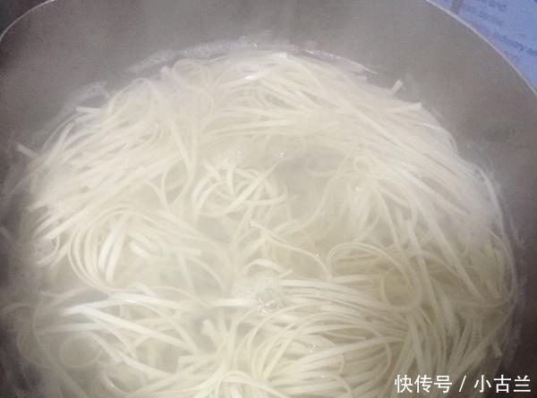 牛奶|儿子坚持常年吃“它”,每一口都是钙,效果比牛奶好,16岁1米8