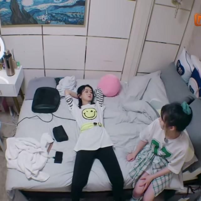 中餐厅 赵丽颖《中餐厅》崩溃大哭,李浩菲暖心安慰,颖宝说话太直情绪失控