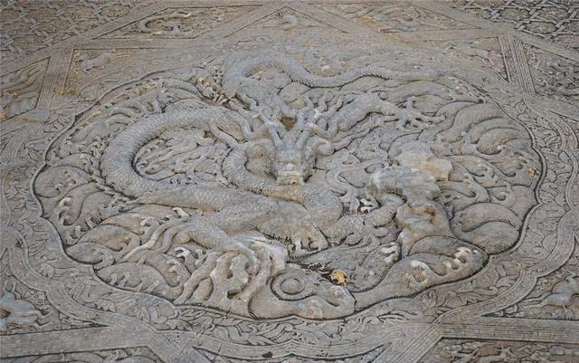 故宫中皇帝住的屋子是个什么样?寝宫里竟放了27张床!