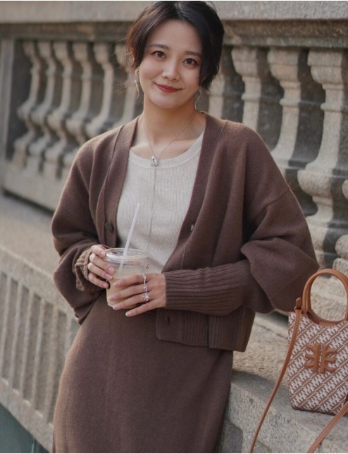 针织衫 还不懂怎么穿裙子?先来试一下“针织裙”,见过世面的女人都爱