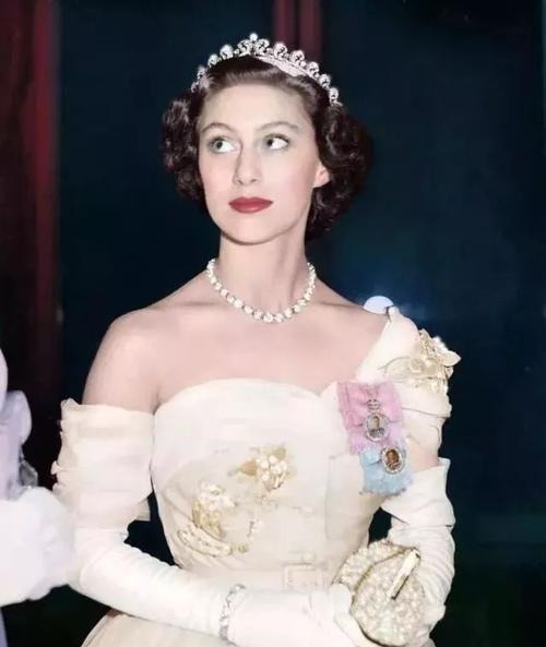 珠宝 玛格丽特公主的珠宝,让你涨见识,最后一件首饰竟拍出近亿高价