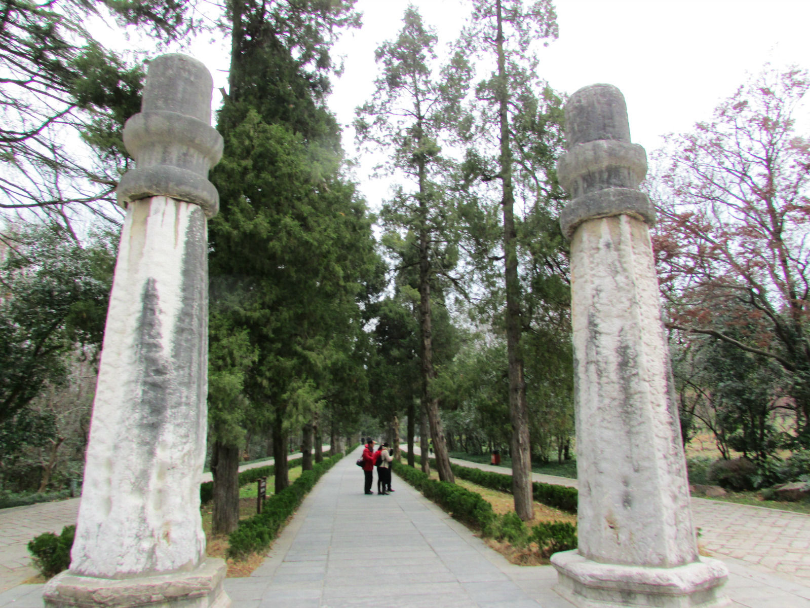 清朝|清朝已灭亡100多年,为何皇陵仍有守墓人?他们的工资谁发