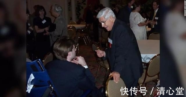 道格·林赛|家族怪病,世界难题,他卧床11年后自创手术,奇迹般恢复