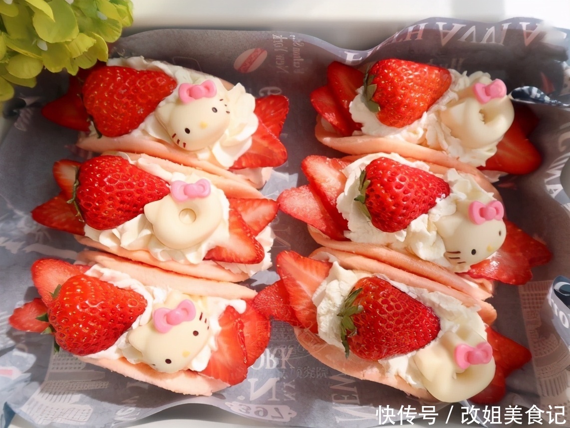 零失败草莓抱抱卷，颜值爆表巨好吃