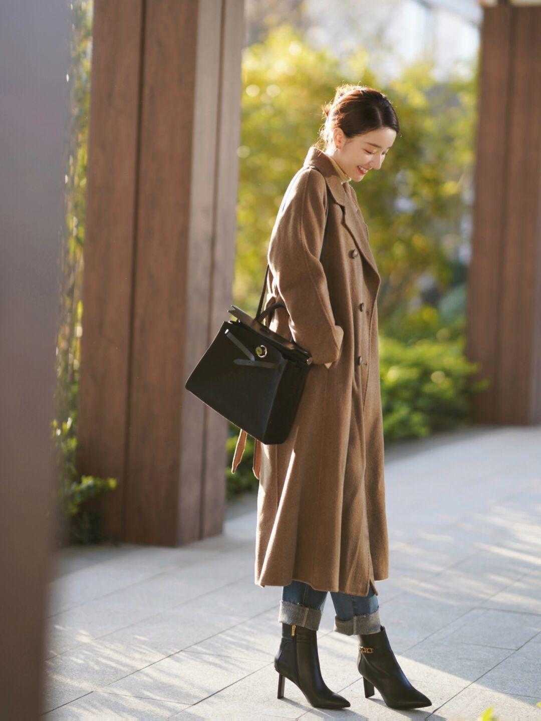 搭配|穿大衣别乱配鞋,大衣+靴子才是精致,更有气质了