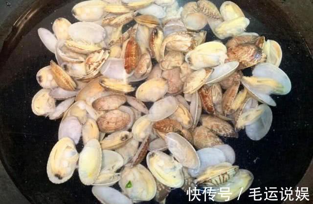 焯水|炒“花甲”时到底焯不焯水，很多人没做对，难怪花甲又沙又不鲜