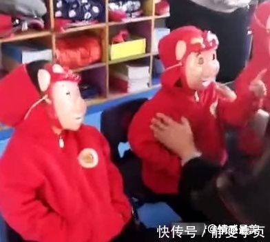 爸爸|宝妈到幼儿园接宝宝,看到画面蒙圈了,爸爸:还好俺没去