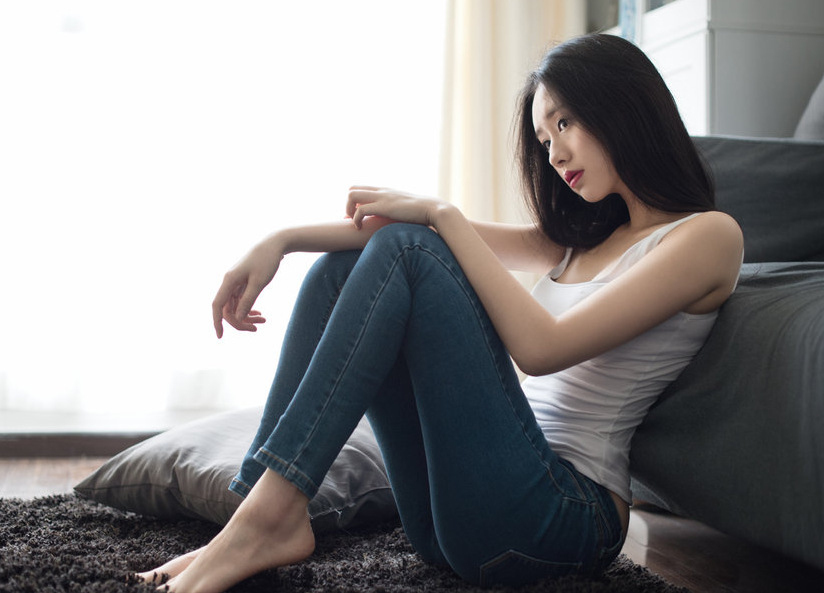 九分裤 年轻有魅力的牛仔裤美女,穿出青春活力,真漂亮!