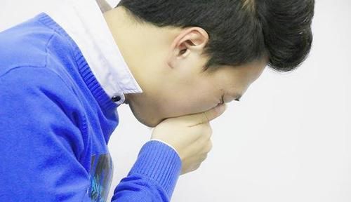 医生|肺鳞癌是怎么来的?呼吸科医生:身体有3大症状,尽早查CT