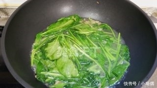  过瘾|菠菜最上瘾的做法，不炒不凉拌，营养又健康，比吃肉还过瘾