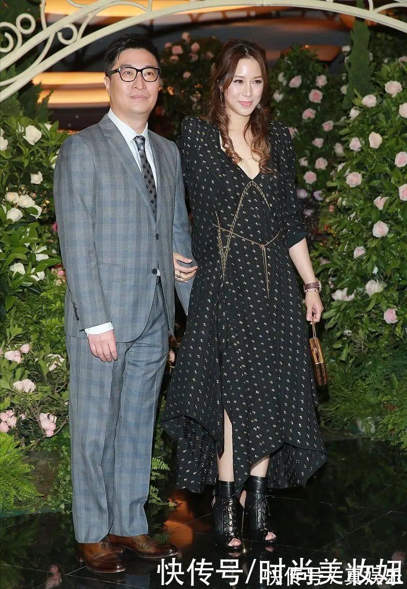 蕾丝|动漫：朱竹清与戴沐白两个人欺负三哥一个，可惜还是被虐