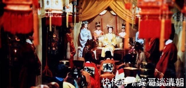 贾府|元春在省亲的7小时里，反复跟贾府强调着同一件事！