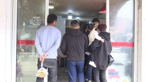  海鸿海鲜面馆|想不到！网红海鲜面馆竟藏在这样的地方