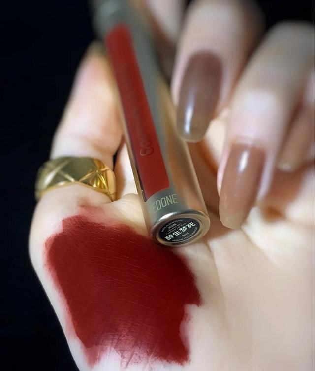 色号 黄皮女人挑口红也太难了吧?别急,送你5个色号,显白耐看又显贵