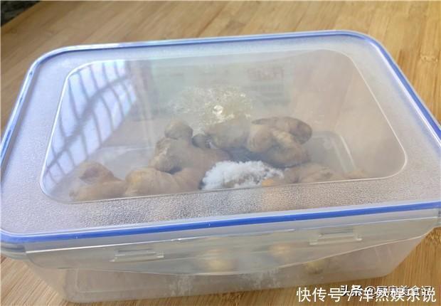 今天才知道,保存生姜这么简单,放半年不干瘪不发芽,越放越好吃