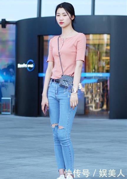 刻意|街拍妹子,俏丽性感,丰腴有致,无需刻意气质自来