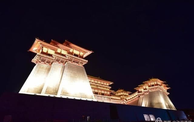 皇宫|历史上最壮丽三出阙皇宫城门,为何被女皇改了名字?