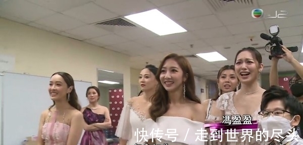 张学友|张学友唱完歌箭步离场，五位港姐不顾直播跑去停车场拦截要合照