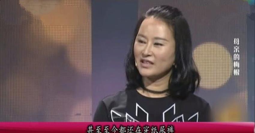 父母|26岁儿子至今还在穿纸尿裤众人不敢置信,妈妈反驳我儿子还小