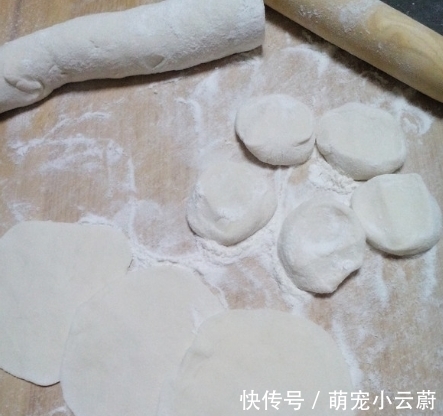 大厨|做饺子皮时，最忌只放盐！大厨：多加1味，饺子皮爽口又筋道！