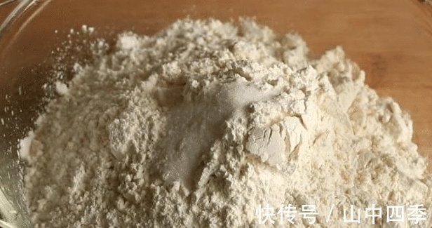 做法|买了20年手抓饼,才知道做法这么简单,1分钟学会,2块钱做一大锅