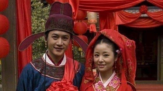 爱民$上联“爱民如子,金子,银子,皆吾子也”,下联太经典了!