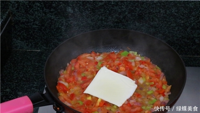 剩米饭完美的吃法不是炒，而是此做法，中西合璧，老人孩子都喜欢