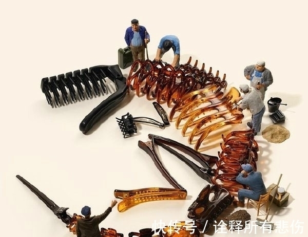 |搞笑图片笑话段子:家里就你最辛苦了,全身都白了!