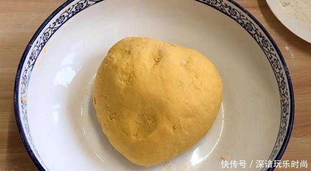 松软|教你做南瓜千层烧饼,松软香甜,营养美味,学会不用起早做早餐了