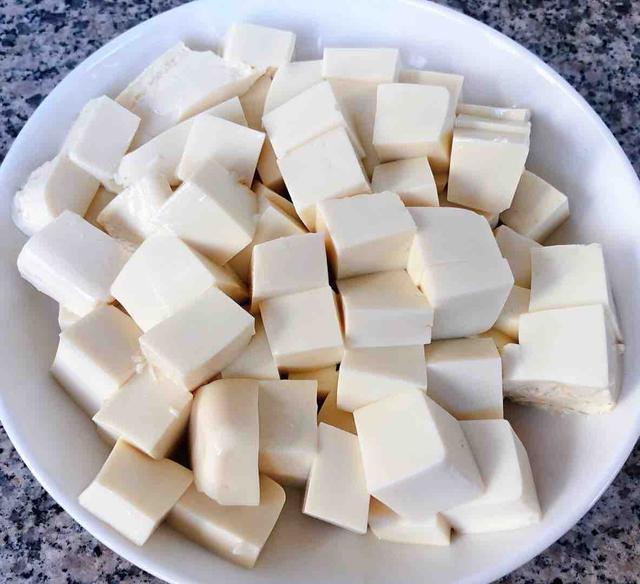 天然“褪黑素”被发现,每周吃1次,皮肤水灵,告别黑眼圈!