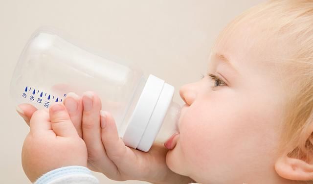 伤害|千万不要对新生儿做这4个动作，否则伤害宝宝后悔就晚了!