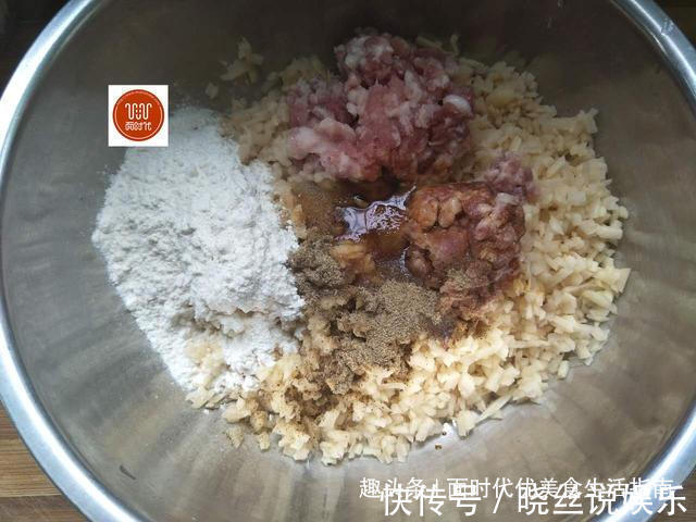 给孩子做一道简易小吃,焦香软糯,十分钟就出锅,儿子一连吃6个