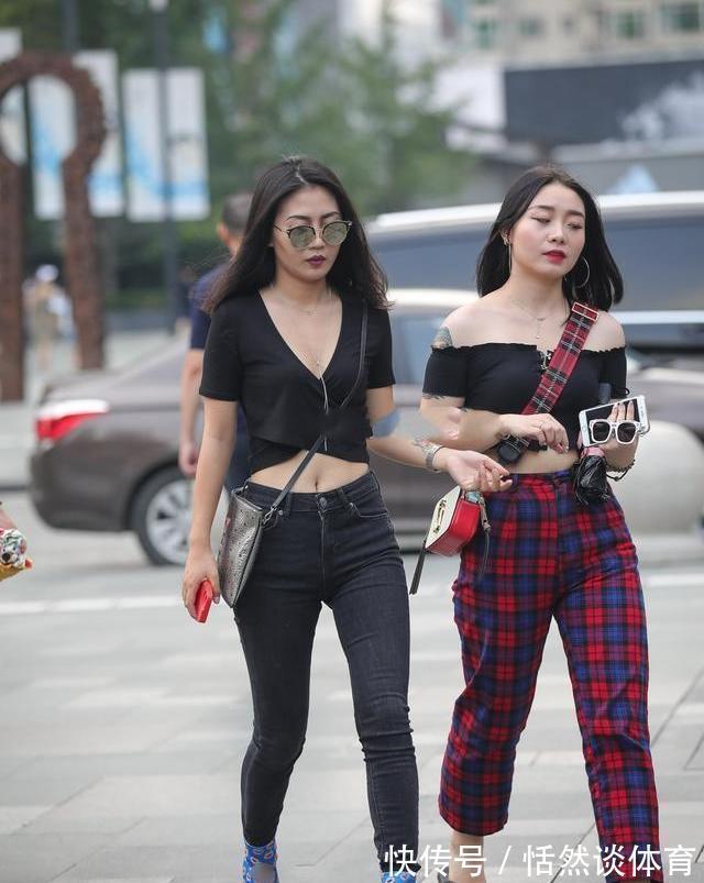 帆布鞋|打底裤带来魅惑体态,穿出干净清爽气息,修饰身材的缺点