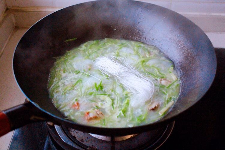 扇贝加萝卜,鲜上加鲜的靓汤,天冷喝一碗,暖身暖胃