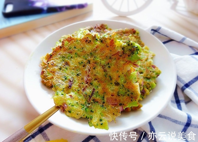 我的早餐饼火了,顶饱又低脂,同时还能润肤,最适合早秋
