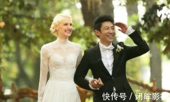 剥蒜|撒贝宁用刀剥蒜!刀面压蒜手握拳重锤,惊得身边众人直呼:小心手