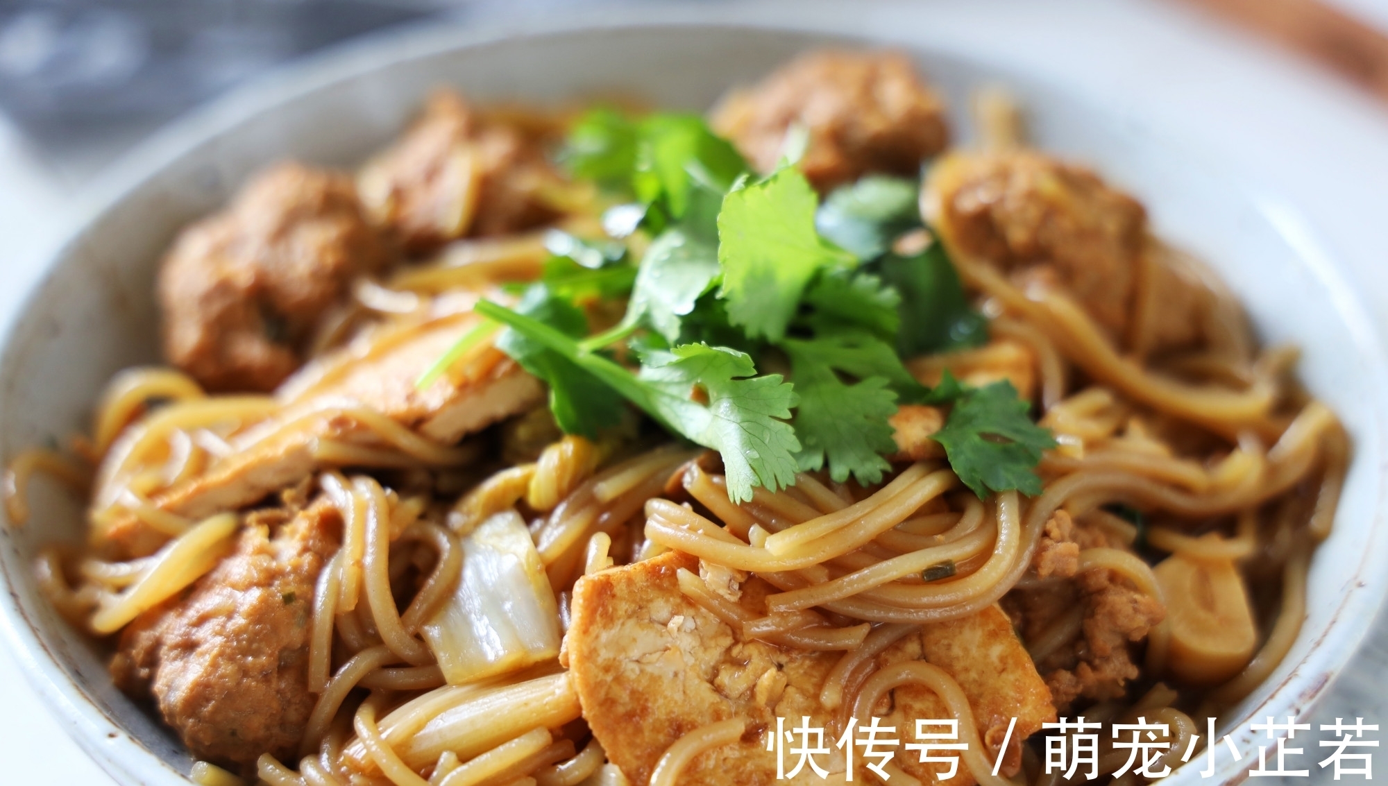 天冷了就爱这一锅炖菜，汤汁多好下饭，营养丰富，吃着全身暖和！