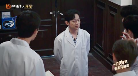 密逃3|《密逃》何炅再度加盟表现不佳？将机会让给刘耀文，人品高下立见