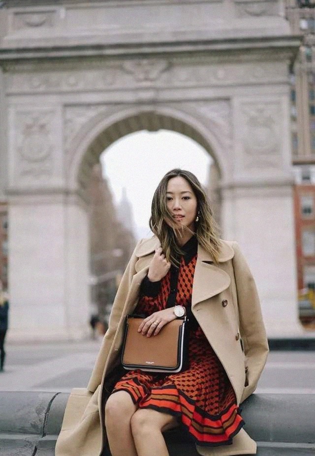 驼色大衣才没有过时,内搭选对了,照样可以美的很高级