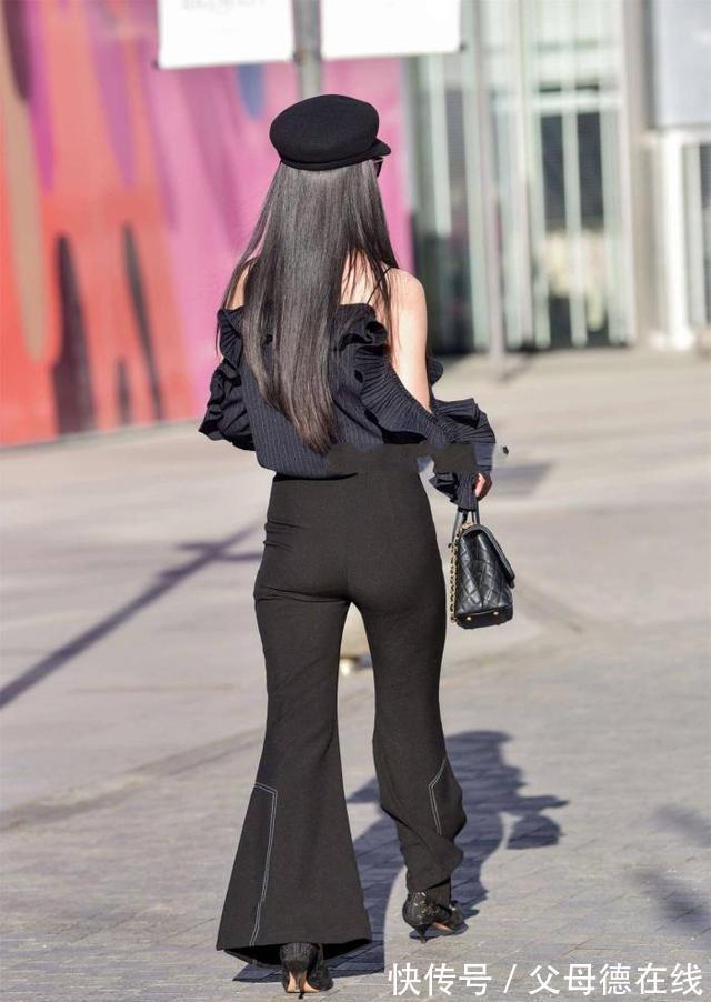 喇叭裤 “黑色喇叭裤”,搭配花边上衣,又酷又飒,性感又时尚气质十足