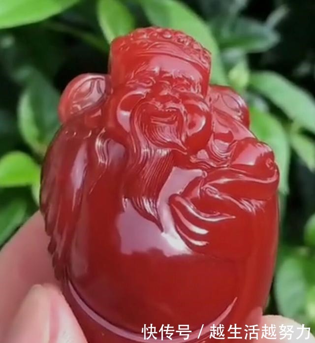 买南红别被乌石打了眼