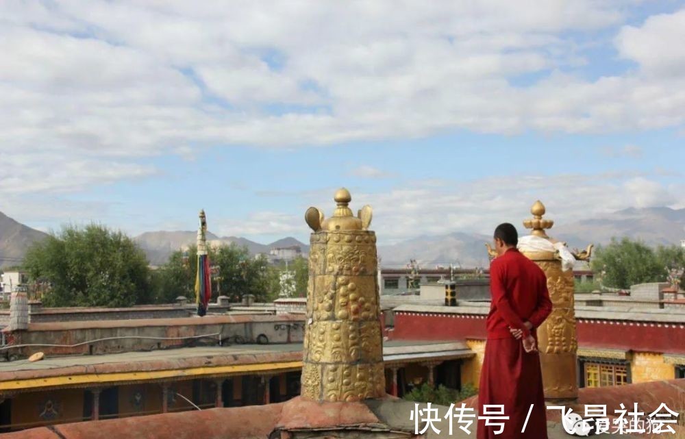 禅理@和尚写下一首禅理诗,告诉了世人很多大道理,每一句都是至理名言